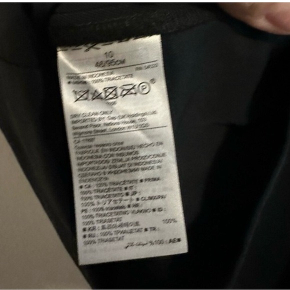 Banana Republic Black Ruffle Sleeve Blouse - Picture 6 of 6